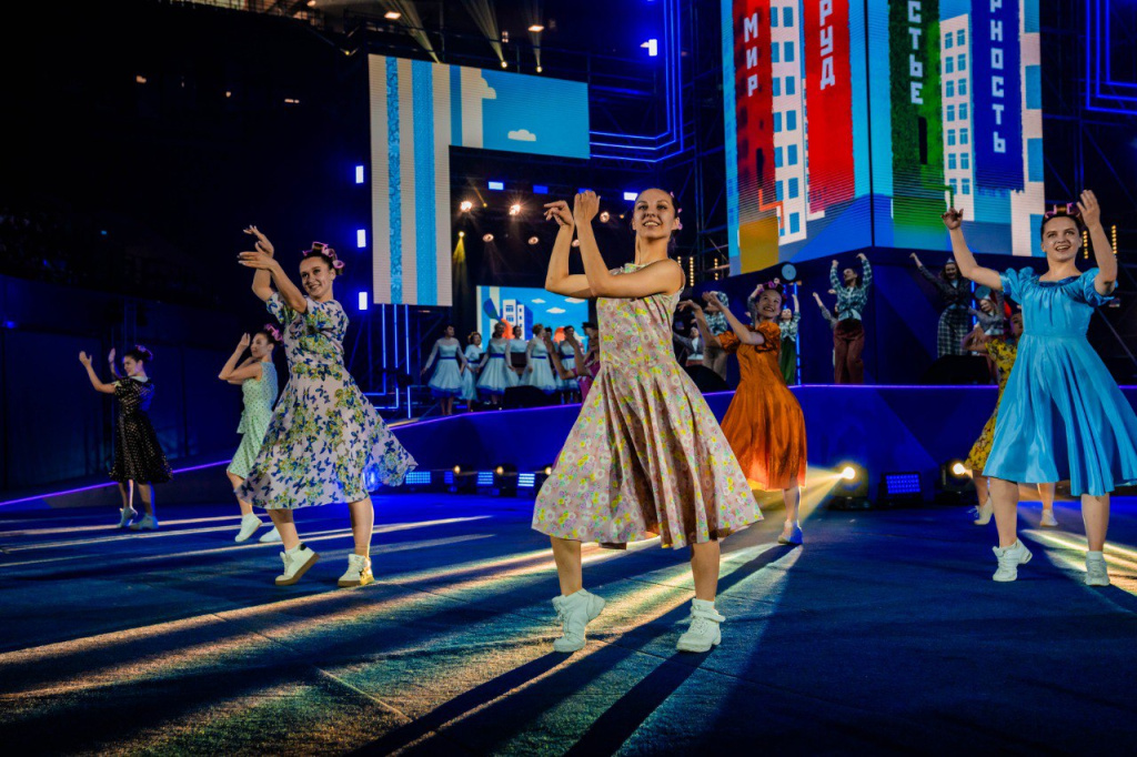 photo_5298788783749199595_y (1).jpg